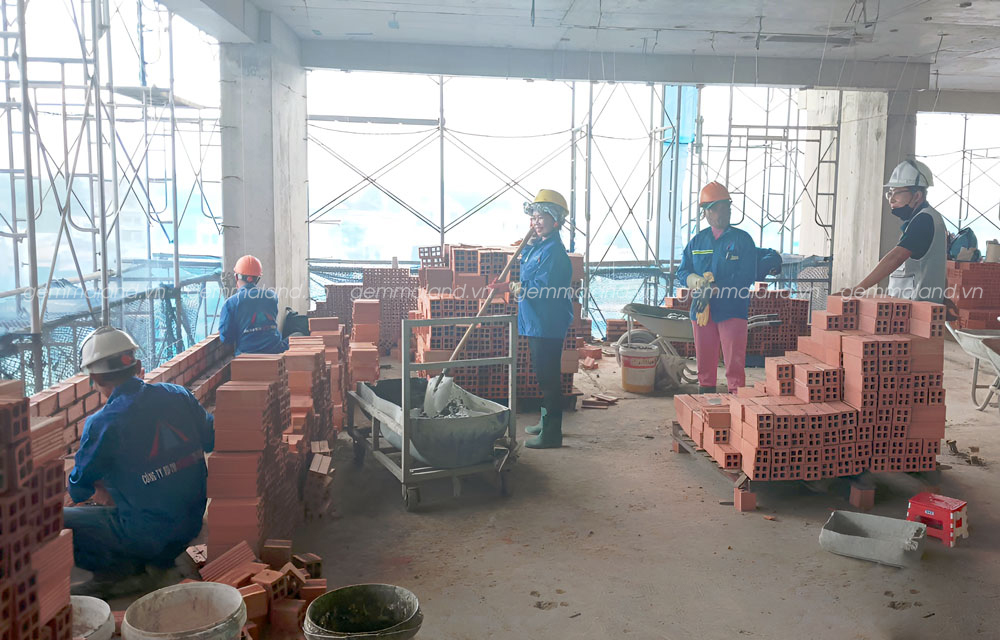 Tháp Modern - Thi công xây tường tầng 7